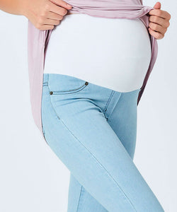 Margot Skinny Distressed Jean in Sky Wash